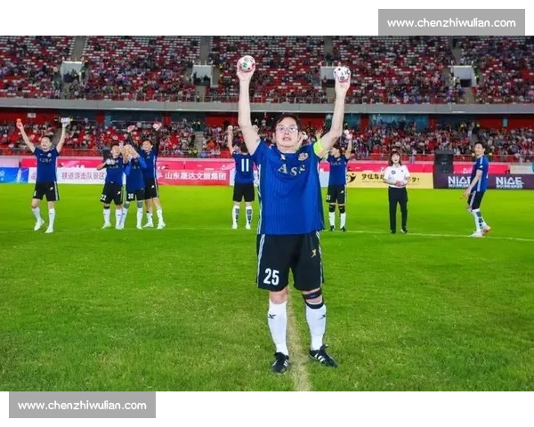 星耀江阴！谭咏麟黄日华领衔，这场足球 + 演唱会太懂青春